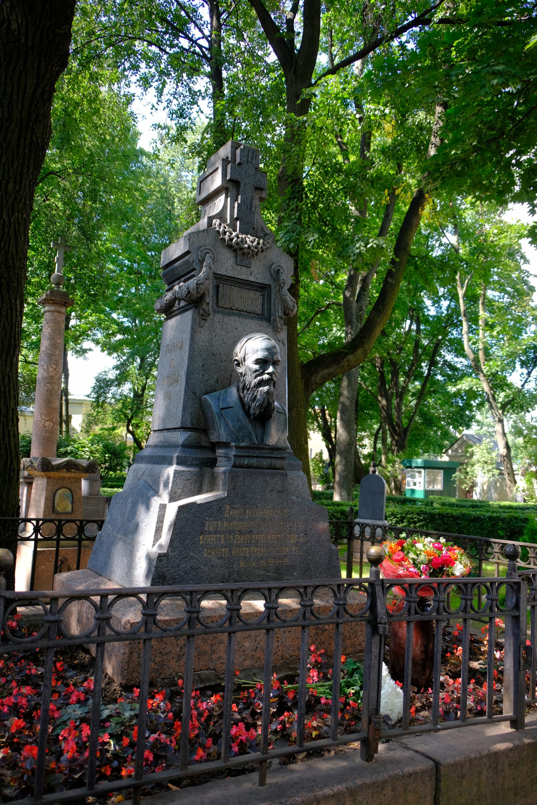 Dostoevskij monumento funebre